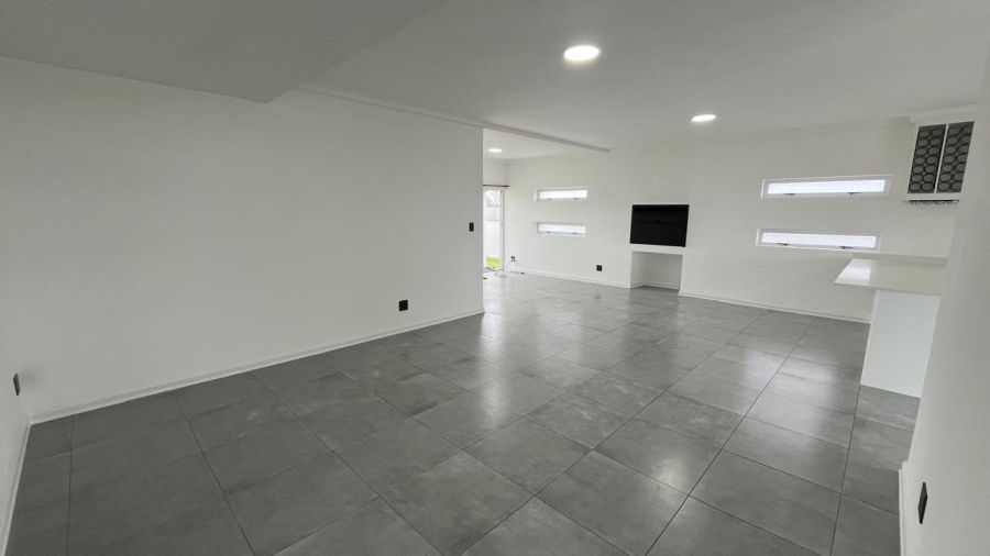 3 Bedroom Property for Sale in Aston Bay Eastern Cape